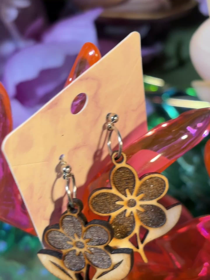 🌿 Down to Earth – Druid Bloom Earrings (Birch Wood)
