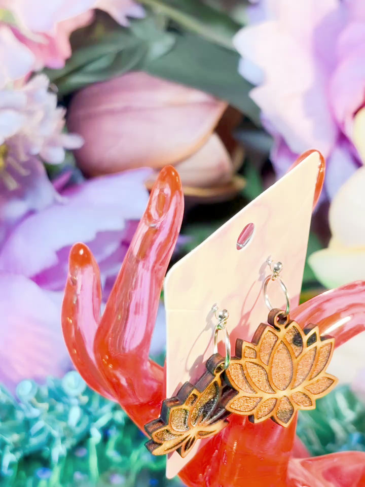 🌿 Down to Earth – Druid Bloom Earrings (Birch Wood)